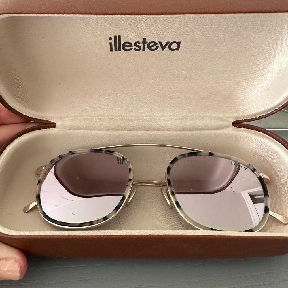 Illesteva mirrored sunglasses
